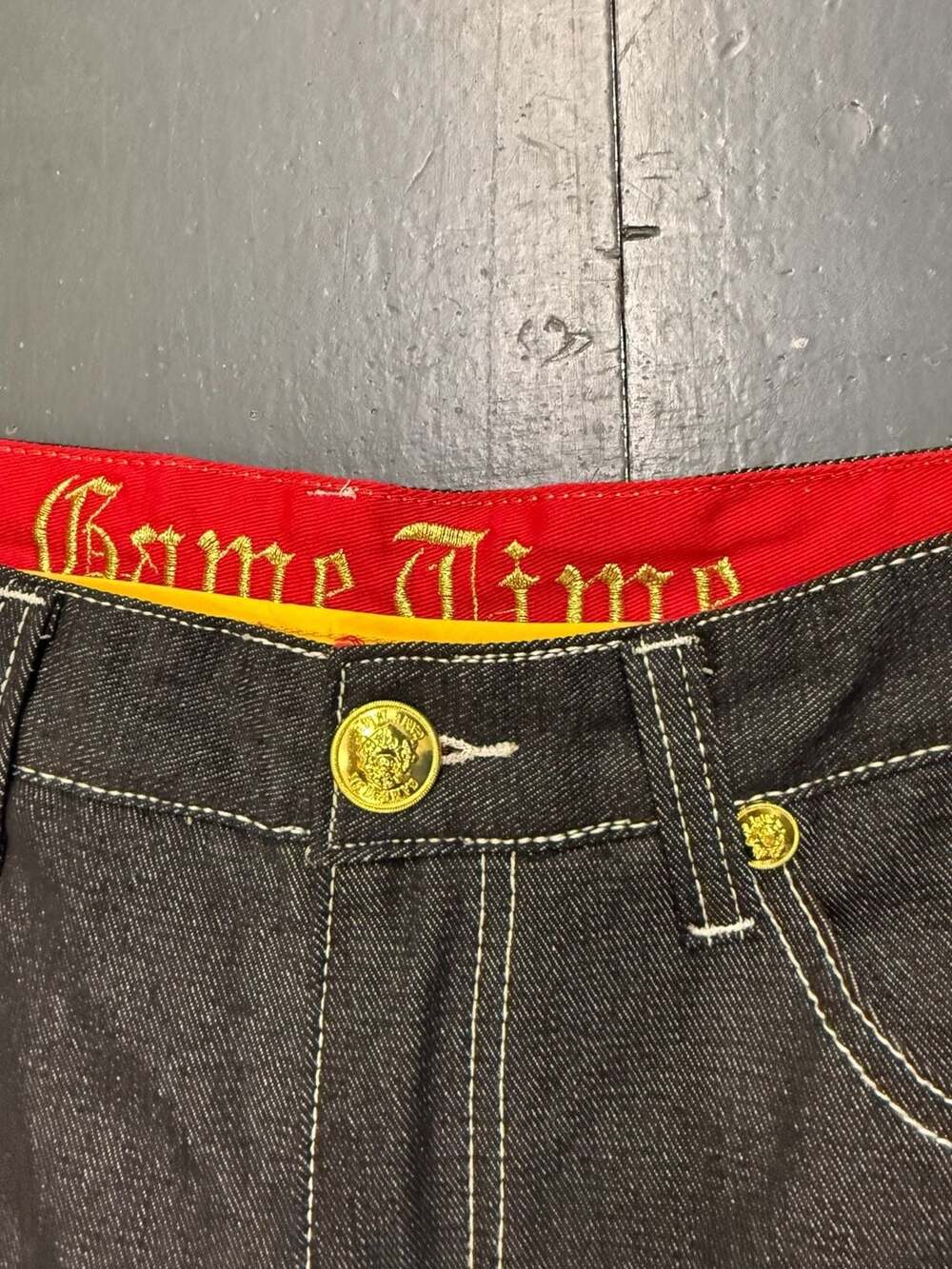 Crown Holder Game Time Denim Shorts Size 36 Black Snake Embroidery - Picture 3 of 8